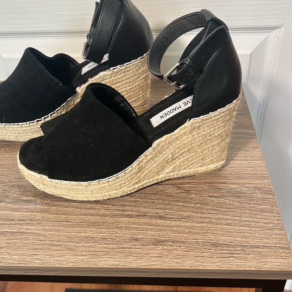 STEVE MADDEN JAYLEN WOVEN PLATFORM WEDGE BLACK SANDALS IN SIZE 8 M - Picture 3 of 7